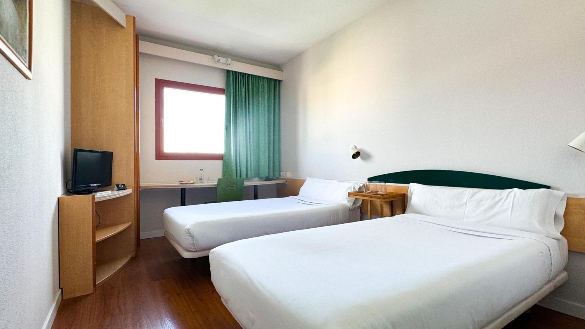 Hotel Iris Guadalajara Exterior photo