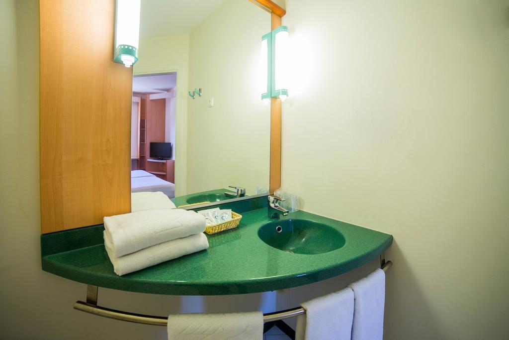 Hotel Iris Guadalajara Exterior photo